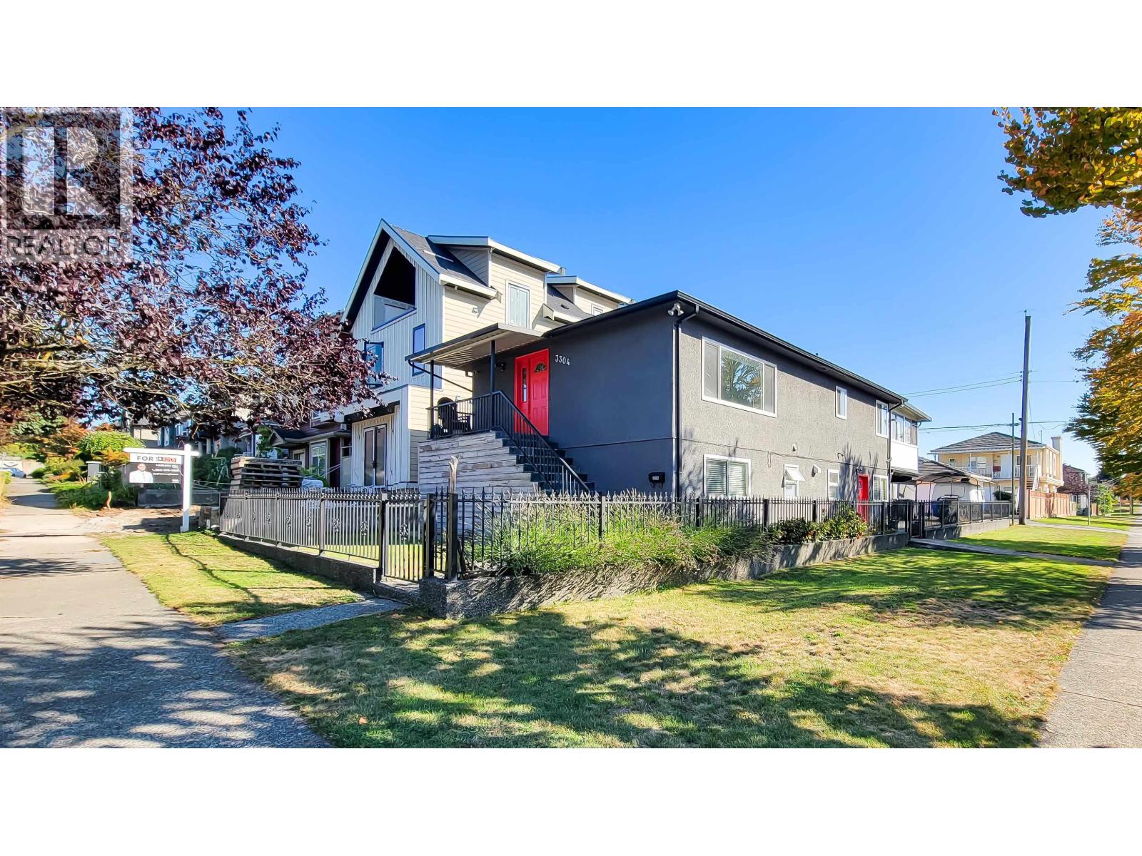 3304 VENABLES STREET|Vancouver, British Columbia V5K2S8