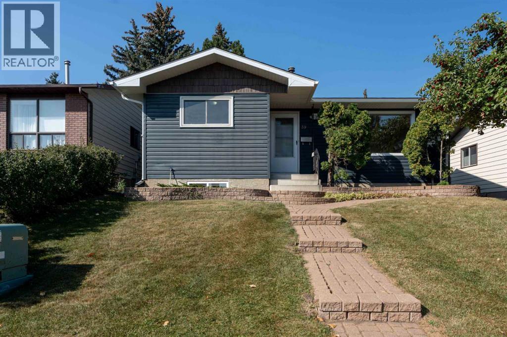 39 Bearberry Crescent NW|Calgary, Alberta T3K1P9