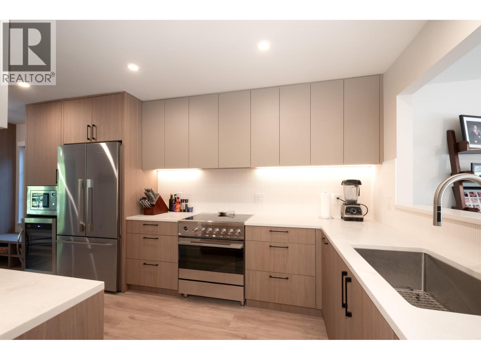 403 1050 BOWRON COURT|North Vancouver, British Columbia V7H2X7