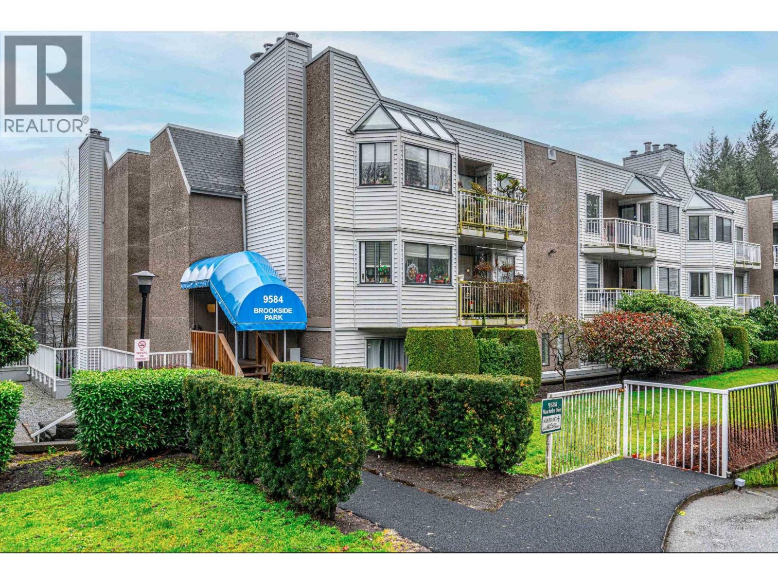 Property image for 105 9584 MANCHESTER DRIVE|Burnaby, British Columbia V3N4R1