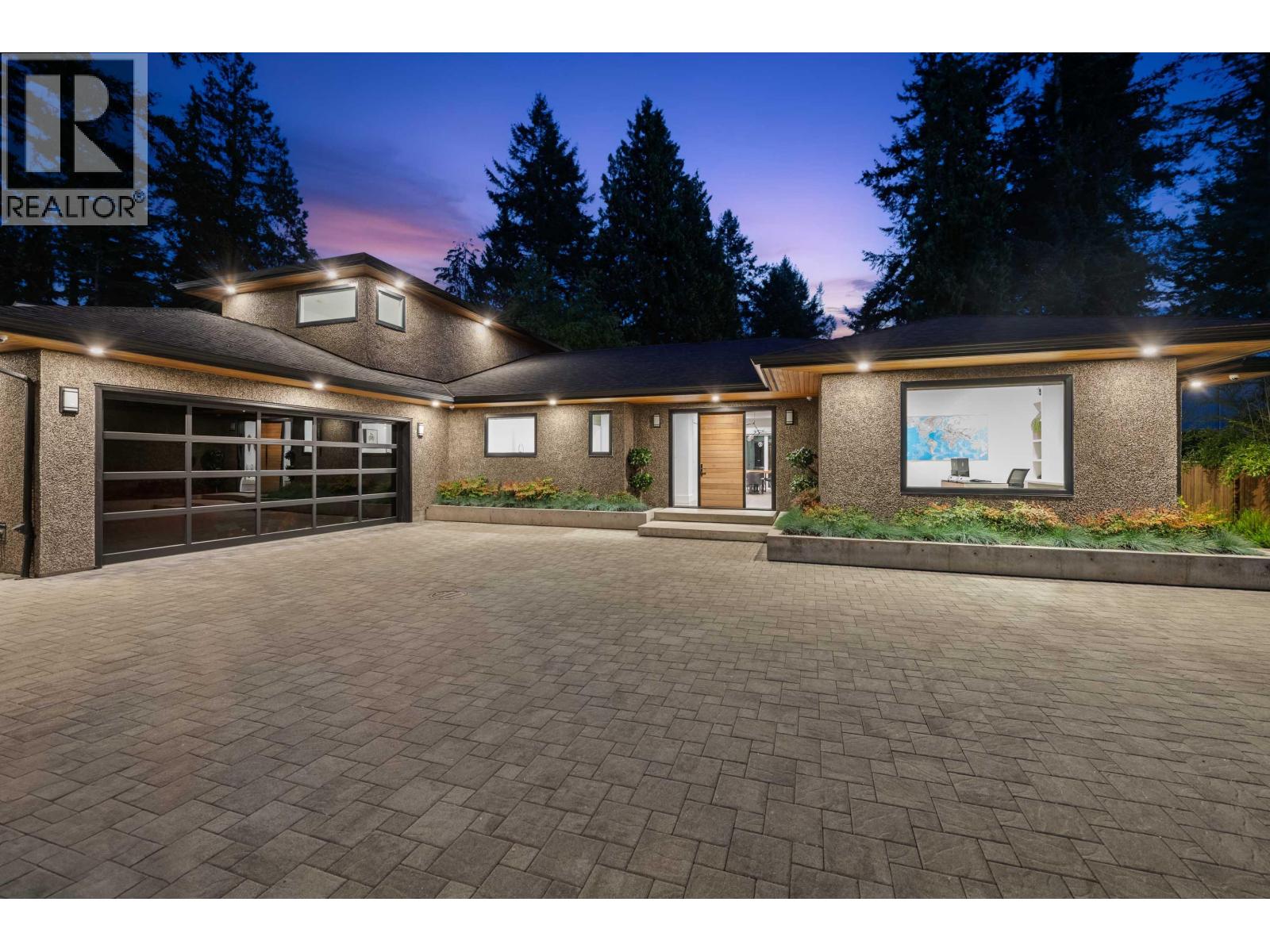 2381 WINDRIDGE DRIVE|North Vancouver, British Columbia V7H1B6