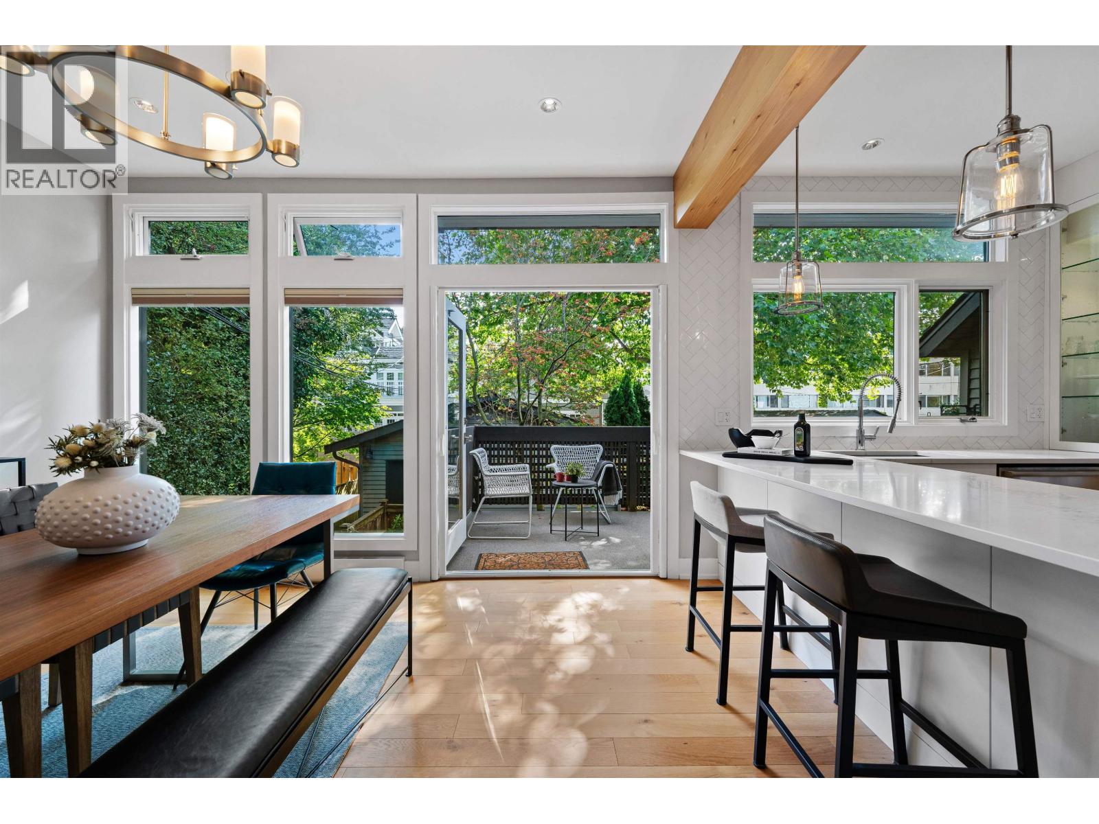 1866 W 15TH AVENUE|Vancouver, British Columbia V6J2L1