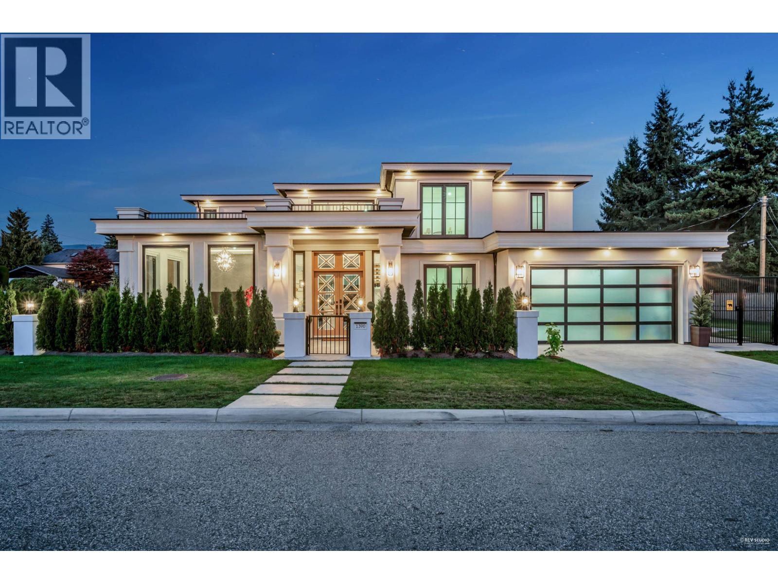 1390 SUTHERLAND AVENUE|North Vancouver, British Columbia V7L4B2