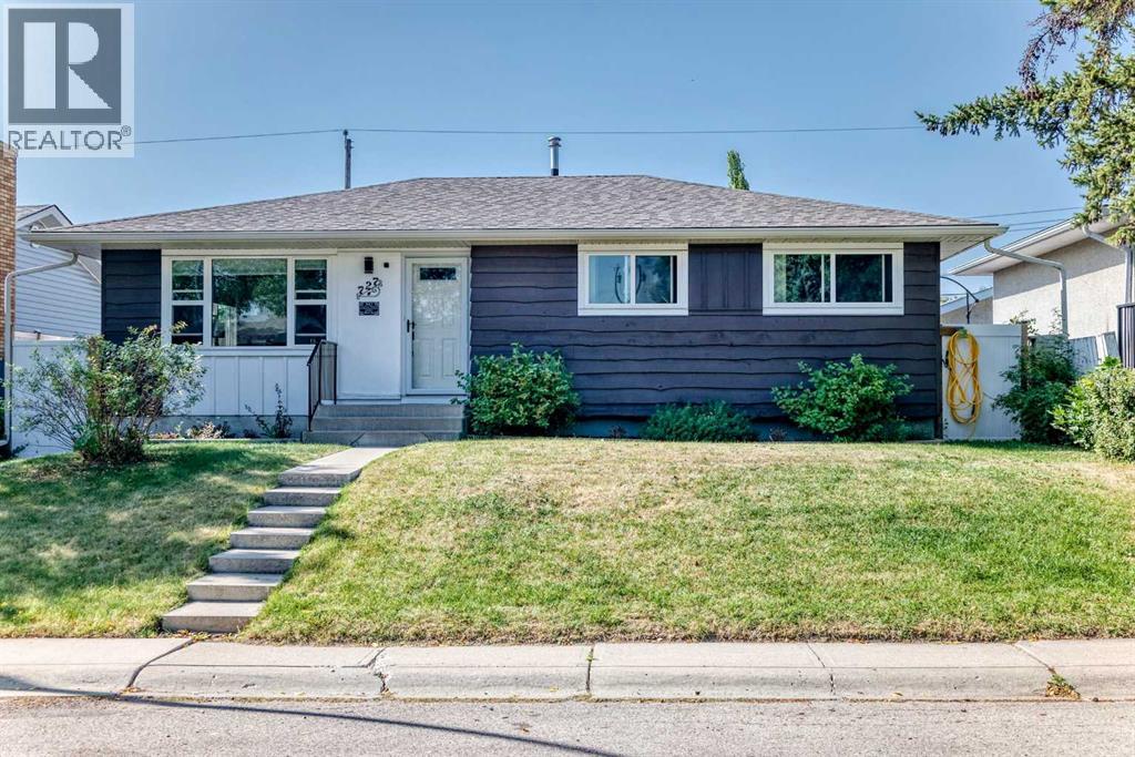 727 macleay Road NE|Calgary, Alberta t2e6c6