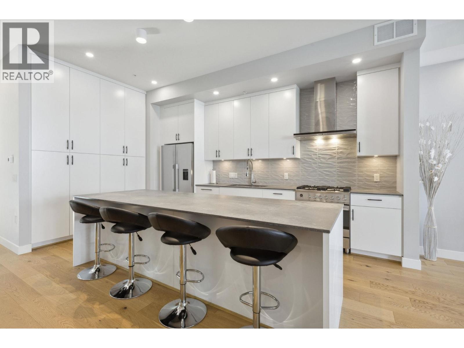 Property image for 4684 CAPILANO ROAD|North Vancouver, British Columbia V7R4K3