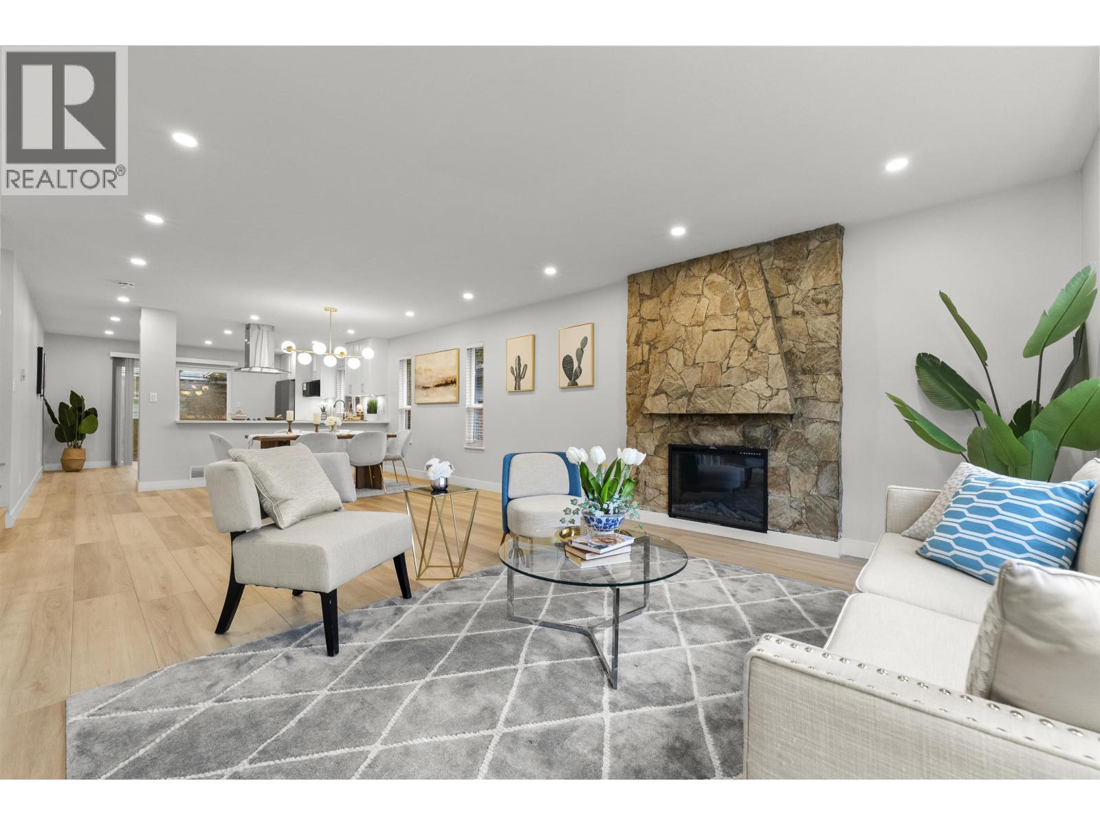 3055 ROTHBURY PLACE|Burnaby, British Columbia V5A4J5