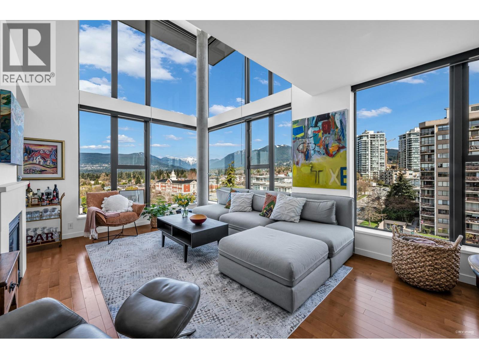 PH8 683 W VICTORIA PARK|North Vancouver, British Columbia V7M0A2