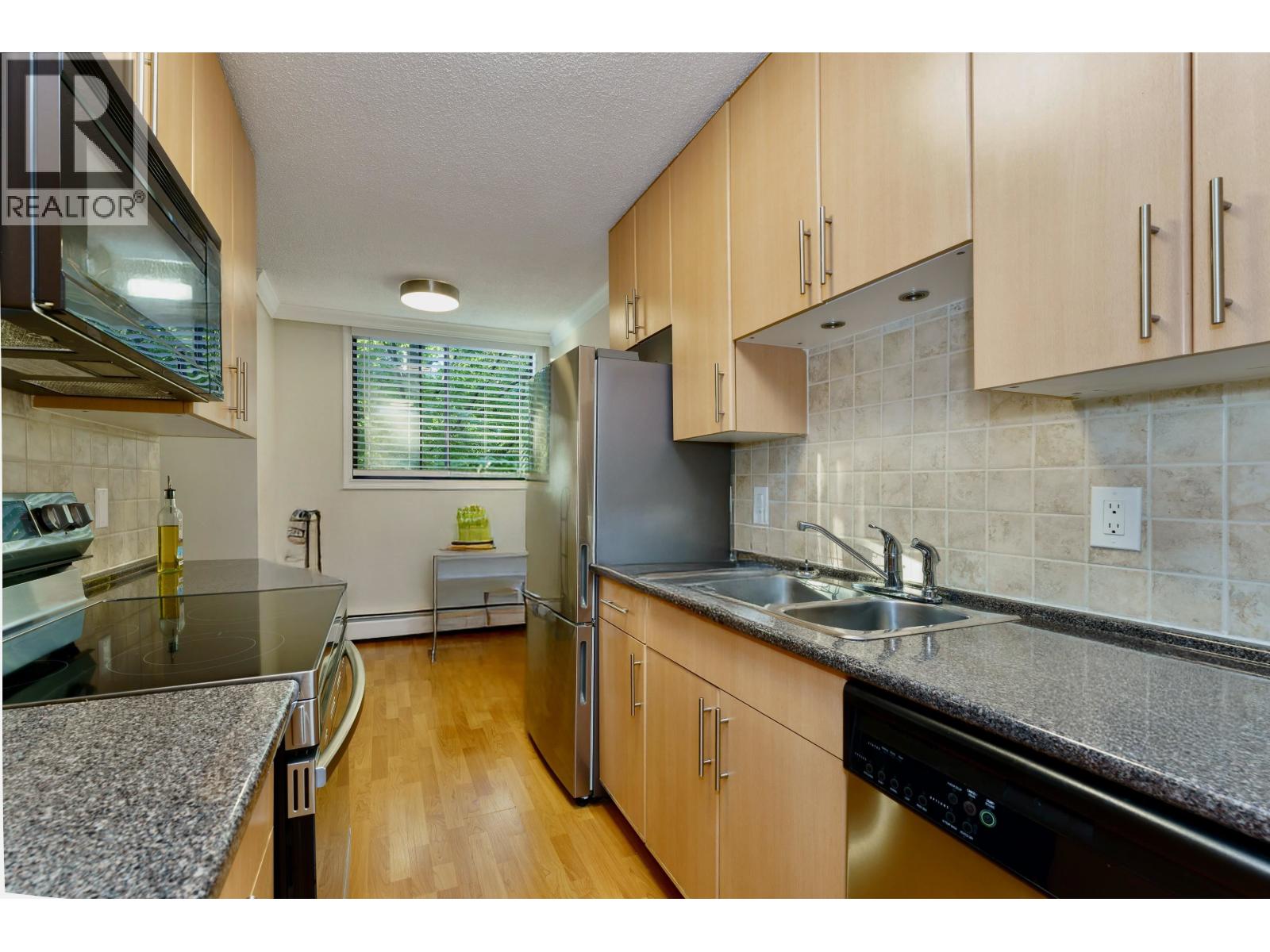 405 320 ROYAL AVENUE|New Westminster, British Columbia V3L5C6