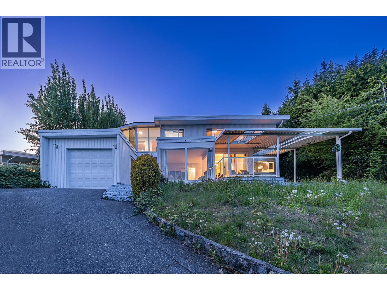 Property image for 2365 QUEENS AVENUE|West Vancouver, British Columbia V7V2Y7