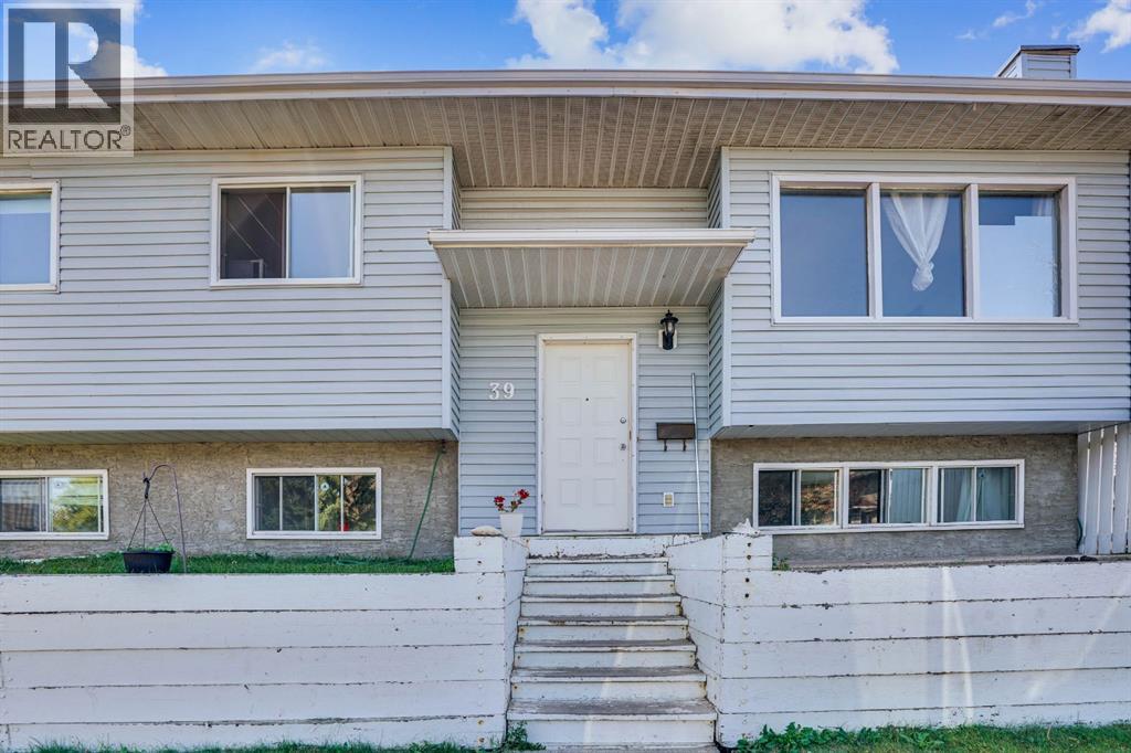 39 Ventura Road NE|Calgary, Alberta T2E8G1
