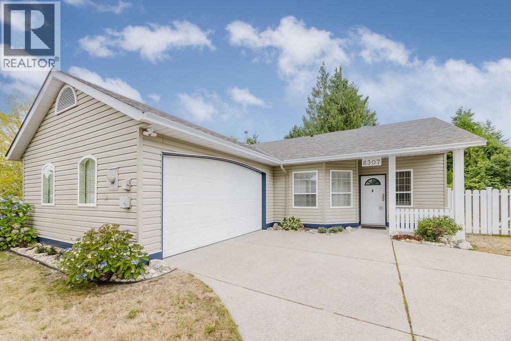 Property image for 6307 HOMESTEAD AVENUE|Sechelt, British Columbia V7Z0M6