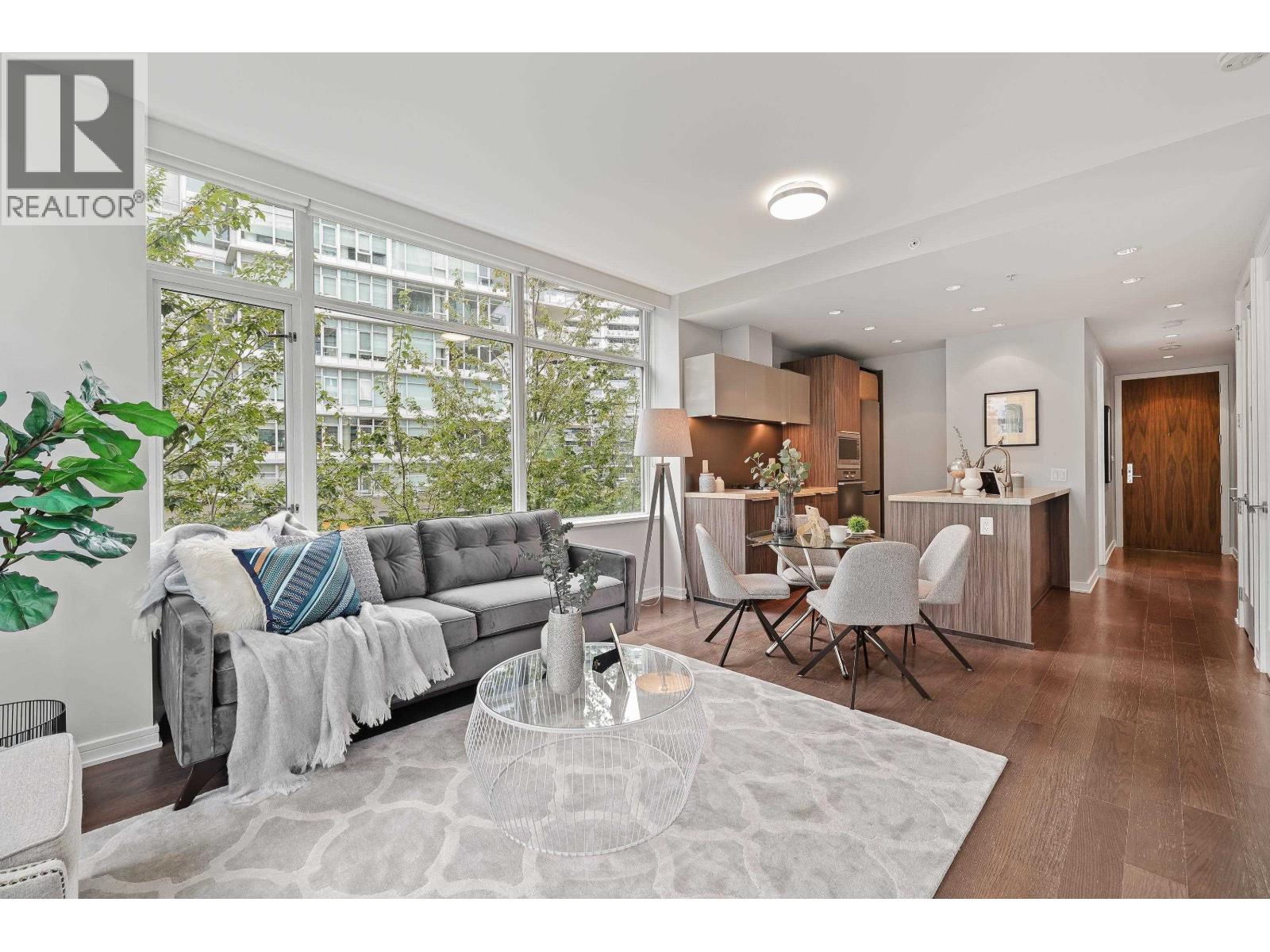 404 181 W 1ST AVENUE|Vancouver, British Columbia V5Y0E3