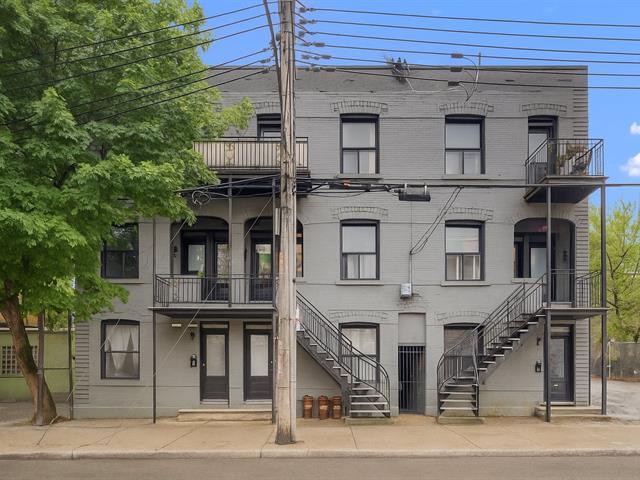 4076 Av. Coloniale|Montréal (Le Plateau-Mont-Royal), Quebec H2W2C1