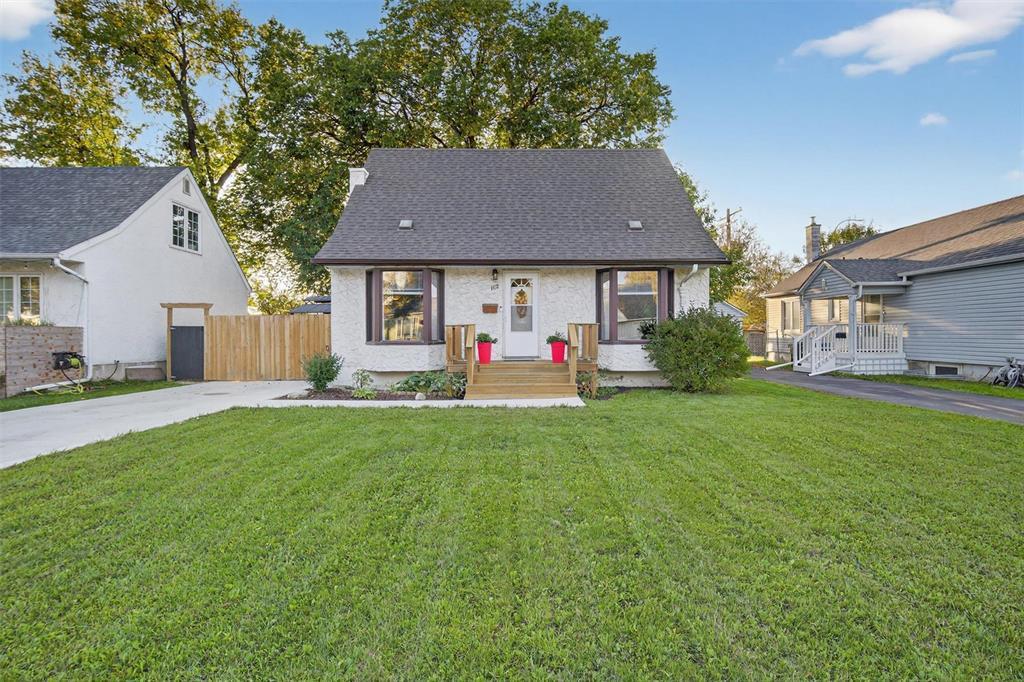 162 Riverbend Crescent|Winnipeg, Manitoba R3J1K3