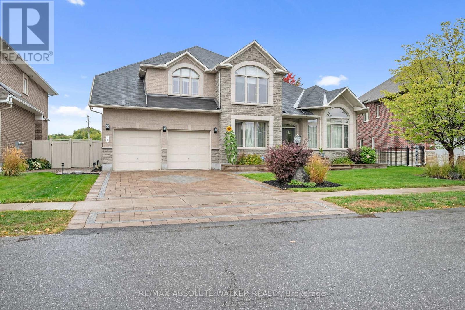 11 TRADEWINDS DRIVE|Ottawa, Ontario K2G6Y4
