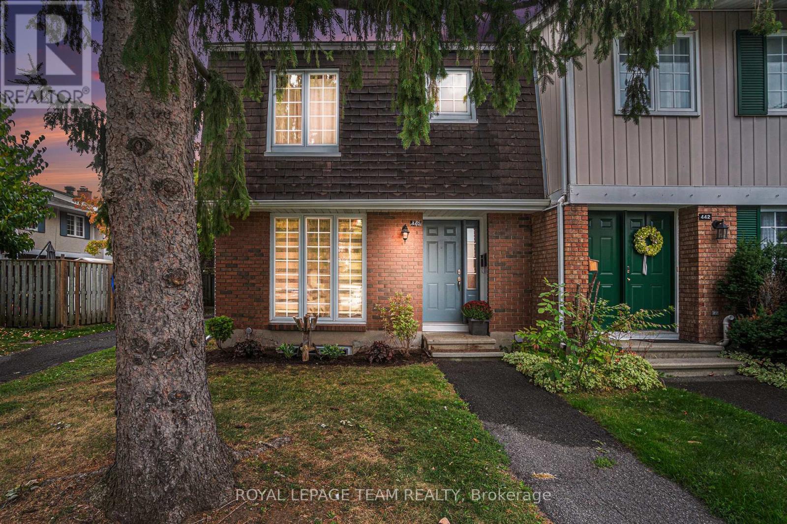 218 - 440 KINTYRE PRIVATE|Ottawa, Ontario K2C3M9