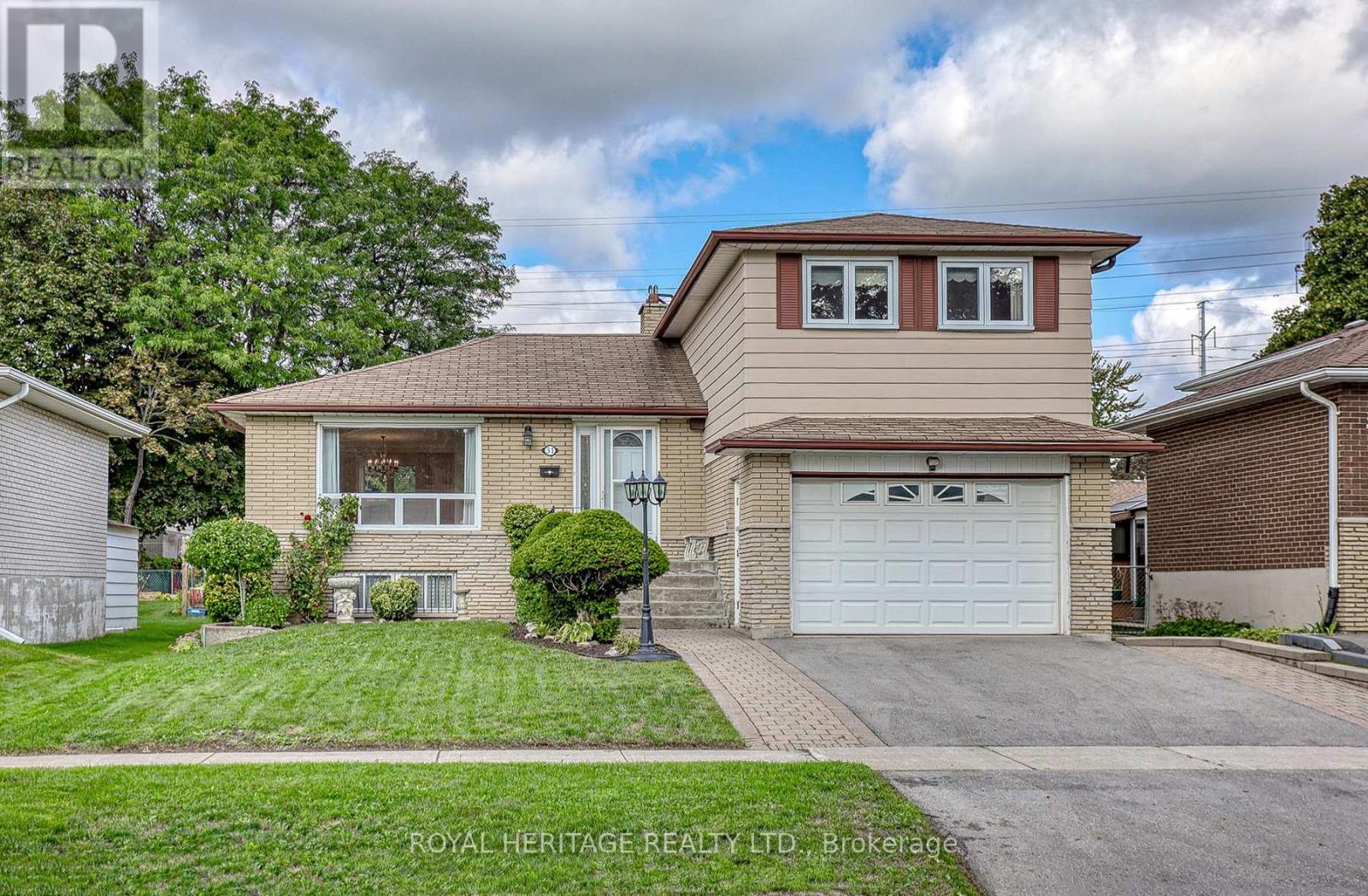 Property image for 31 PURPLEDUSK TRAIL|Toronto (Morningside), Ontario M1E4C6