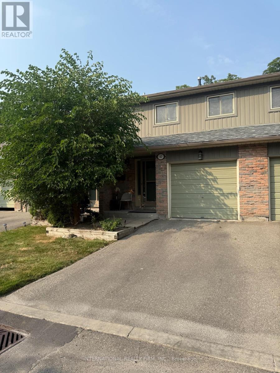Primary image of 62 - 60 HANSON ROAD|Mississauga (Fairview), Ontario L5B2P6