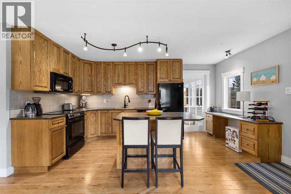 Property image for 8736 34 Avenue NW|Calgary, Alberta T3B1R7