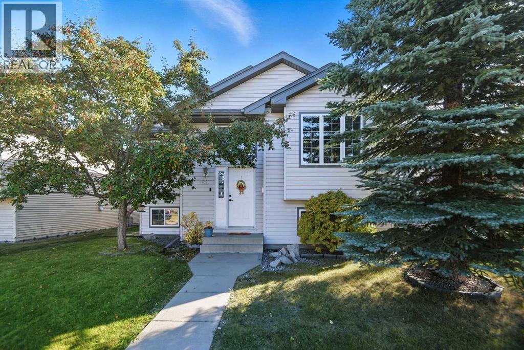 122 Dubois Crescent|Red Deer, Alberta T4R3H9