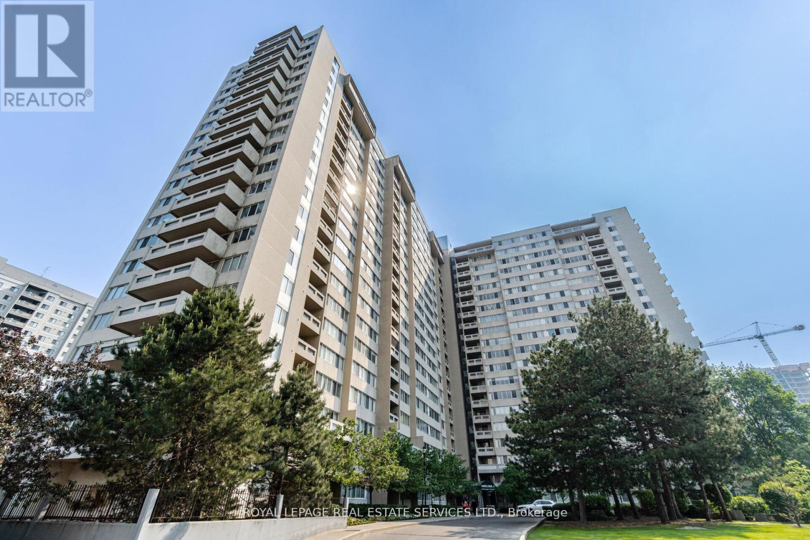 Primary image of 102 - 3590 KANEFF CRESCENT|Mississauga (Mississauga Valleys), Ontario L5A3X3
