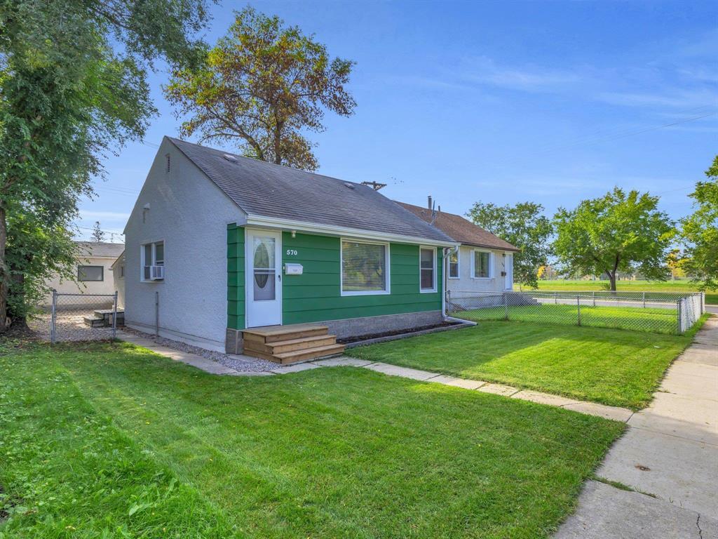 570 Harbison Avenue E|Winnipeg, Manitoba R2L0Z1