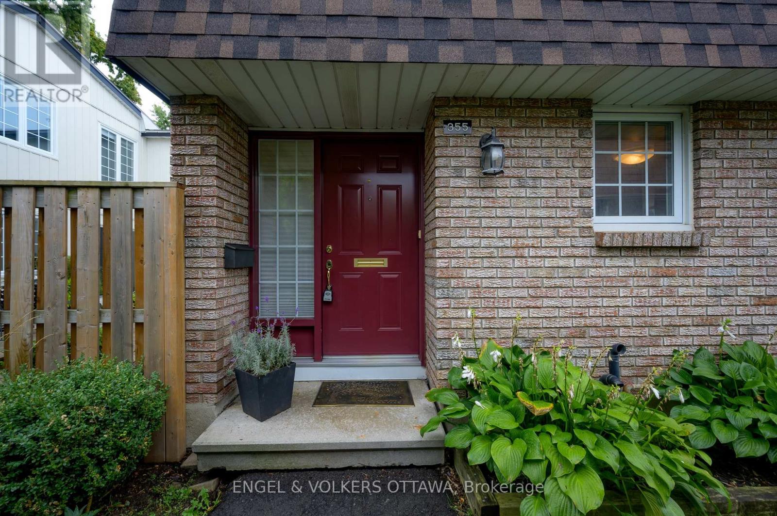 Property image for 355 KINTYRE PRIVATE|Ottawa, Ontario K2C3M6