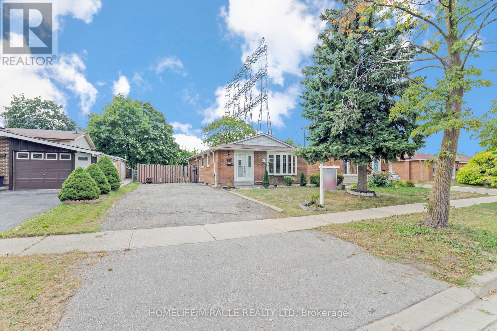 Property image for 66 AVENING DRIVE|Toronto (West Humber-Clairville), Ontario M9V1Y1