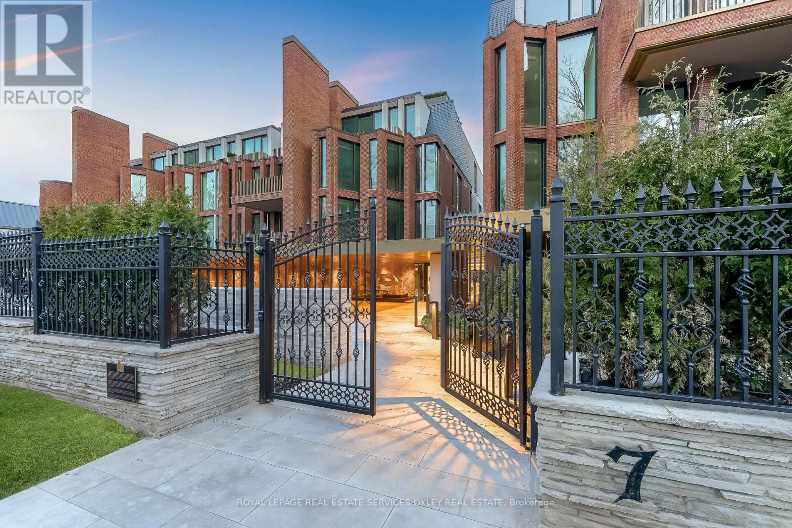 Property image for 207 - 7 DALE AVENUE|Toronto (Rosedale-Moore Park), Ontario M4W1K2