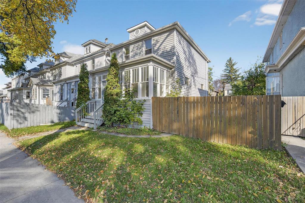 Property image for 719 Lipton Street|Winnipeg, Manitoba R3E2L2