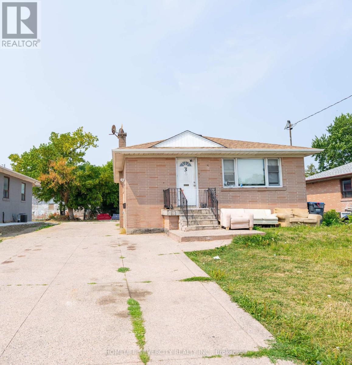 Primary image of 3 STUDLEY STREET|Mississauga (Malton), Ontario L4T1H9