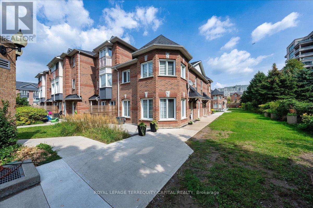 Property image for 77 - 151 TOWNSGATE DRIVE|Vaughan (Crestwood-Springfarm-Yorkhill), Ontario L4J8J7