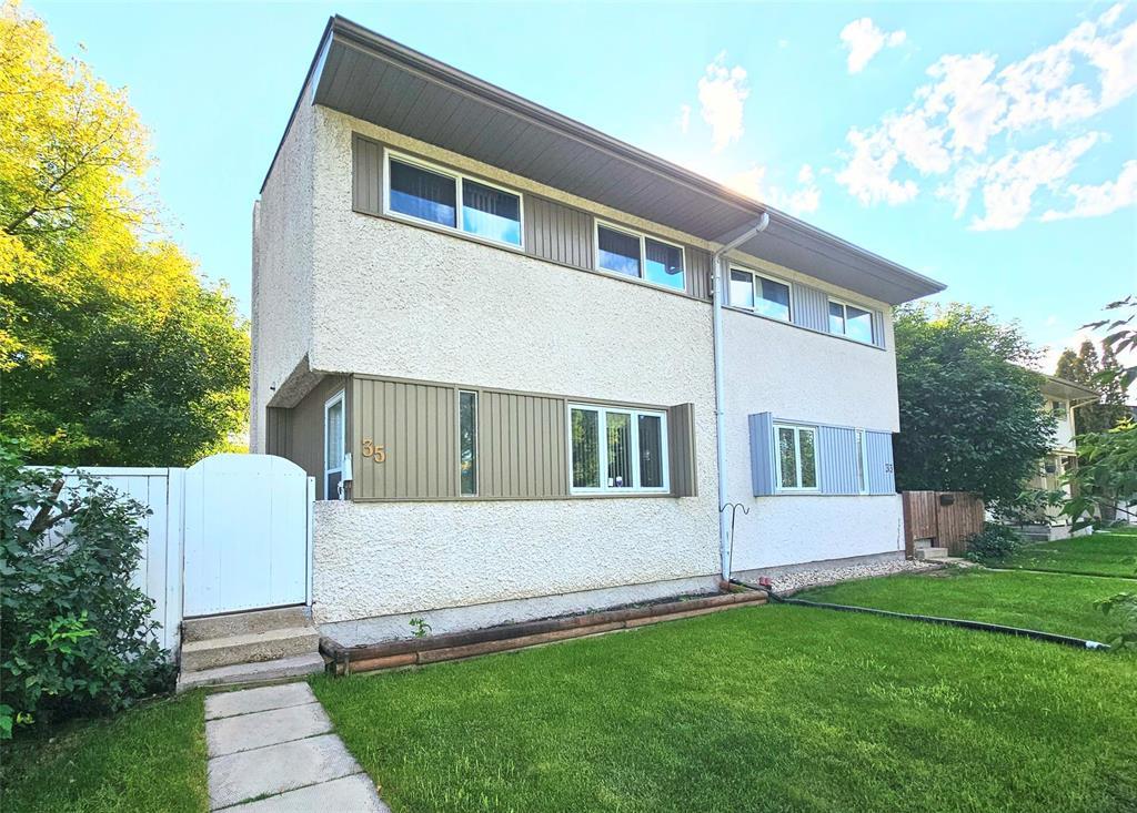 Property image for 35 Wickham Road|Winnipeg, Manitoba R2J2L3