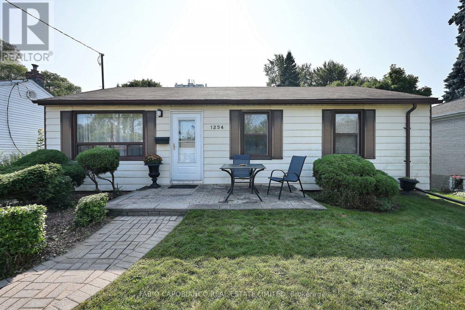 Primary image of 1254 ST MARYS AVENUE|Mississauga (Lakeview), Ontario L5E1H7