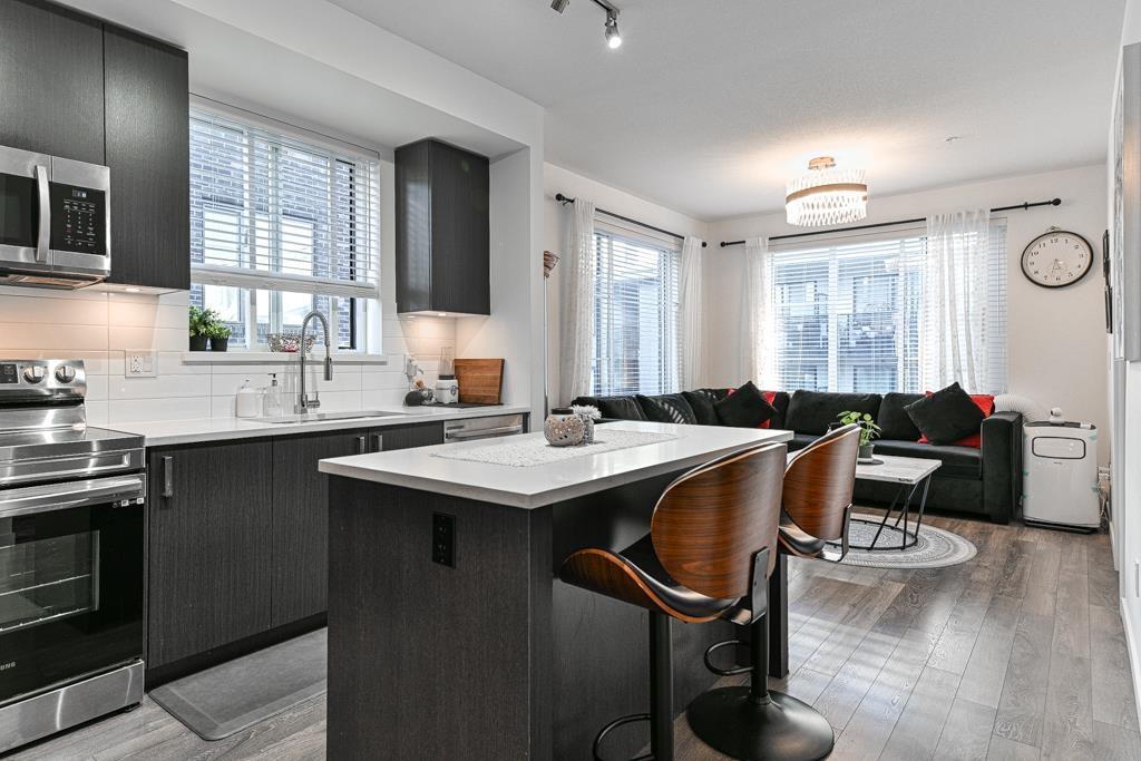 406 15815 85 AVENUE|Surrey, British Columbia V4N6X5