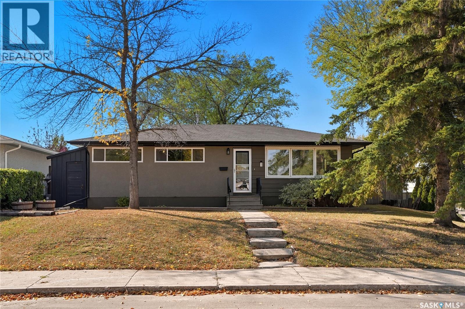 Property image for 2 Young CRESCENT|Saskatoon, Saskatchewan S7J2C4