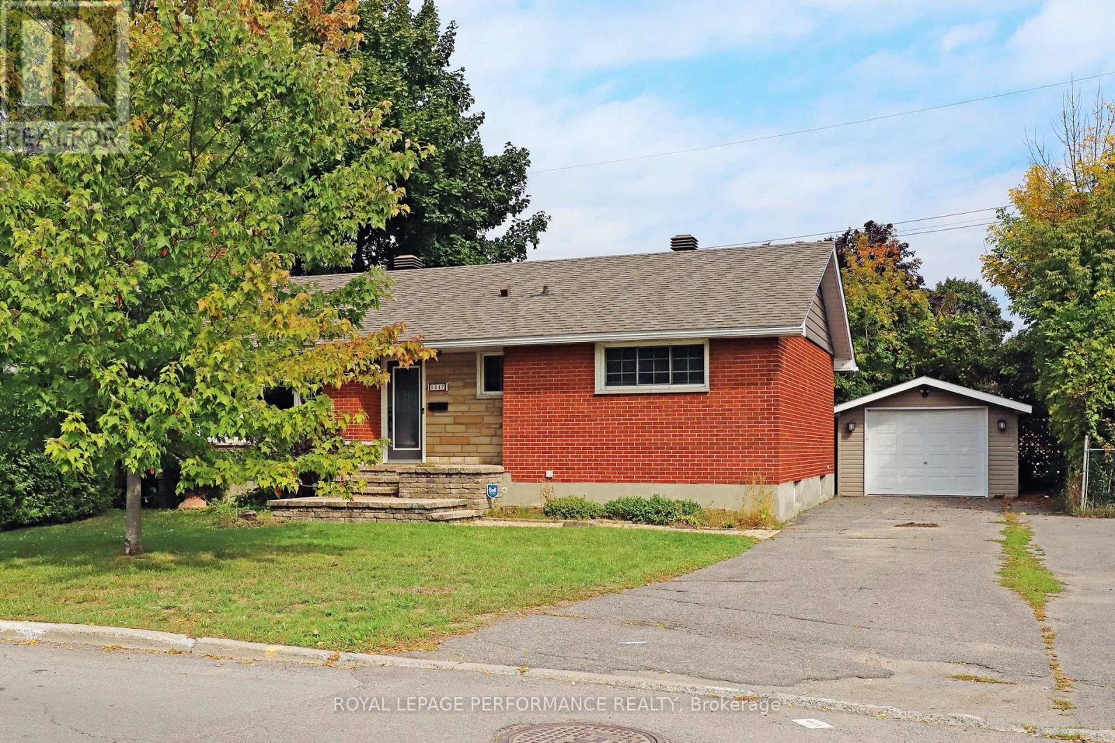 1347 HIGHGATE ROAD|Ottawa, Ontario K2C2Y5