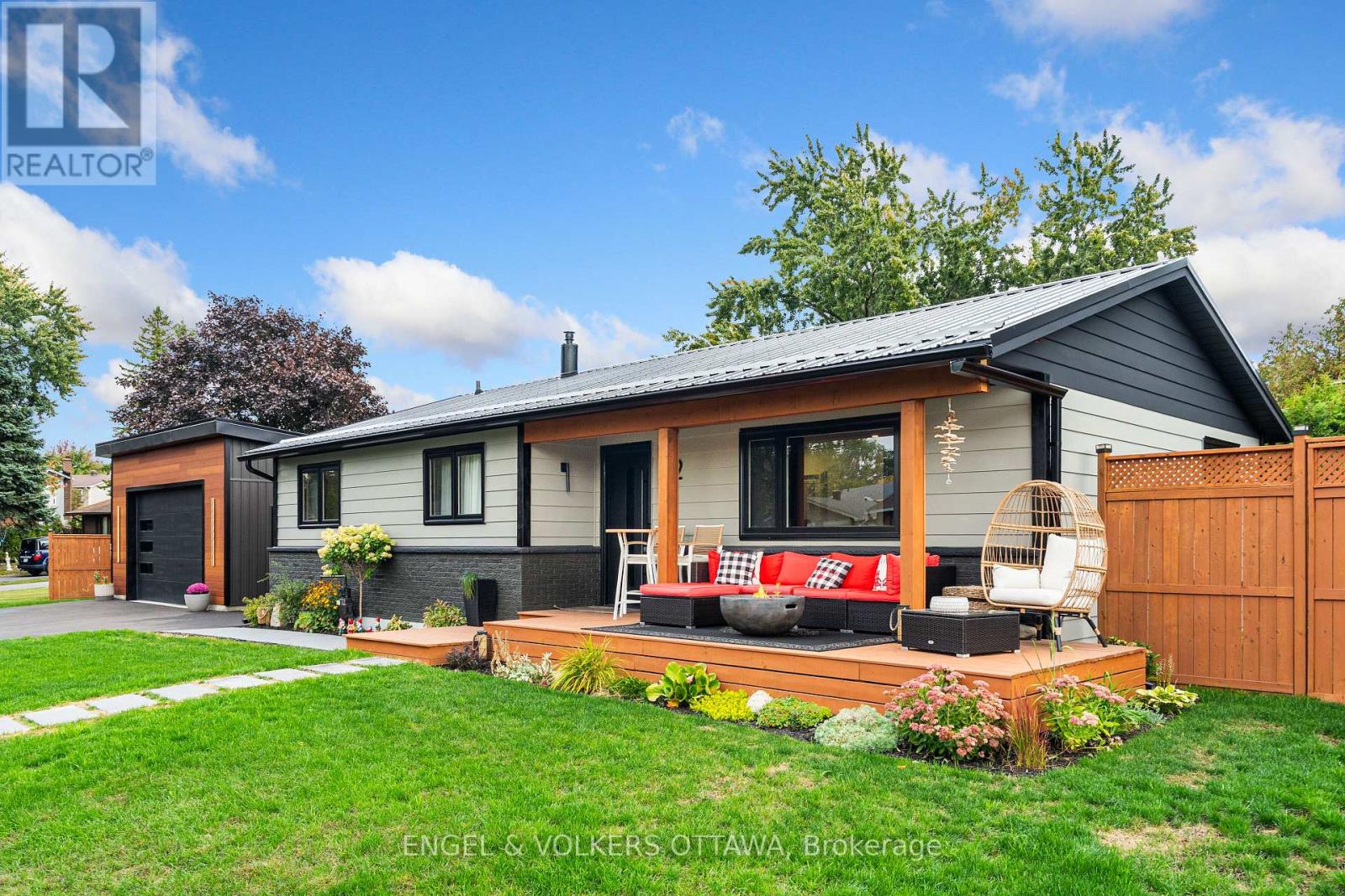 Property image for 2 DAVIES COURT|Ottawa, Ontario K2L1L6