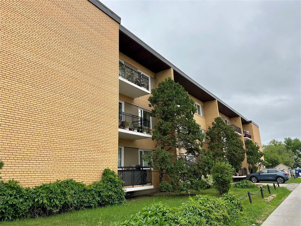 21 1700 Taylor Avenue|Winnipeg, Manitoba R3N0N8