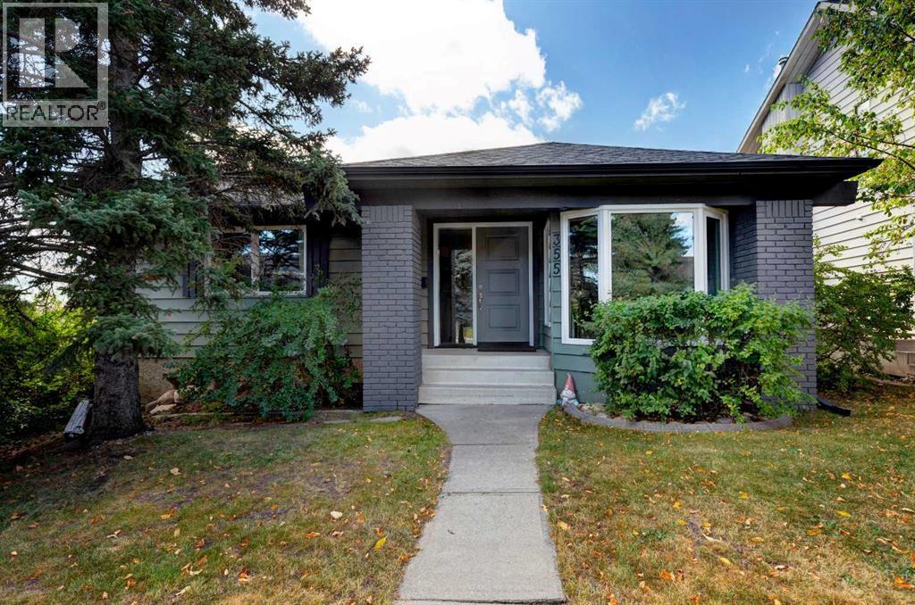 355 Coach Ridge Rise SW|Calgary, Alberta T3H1E9