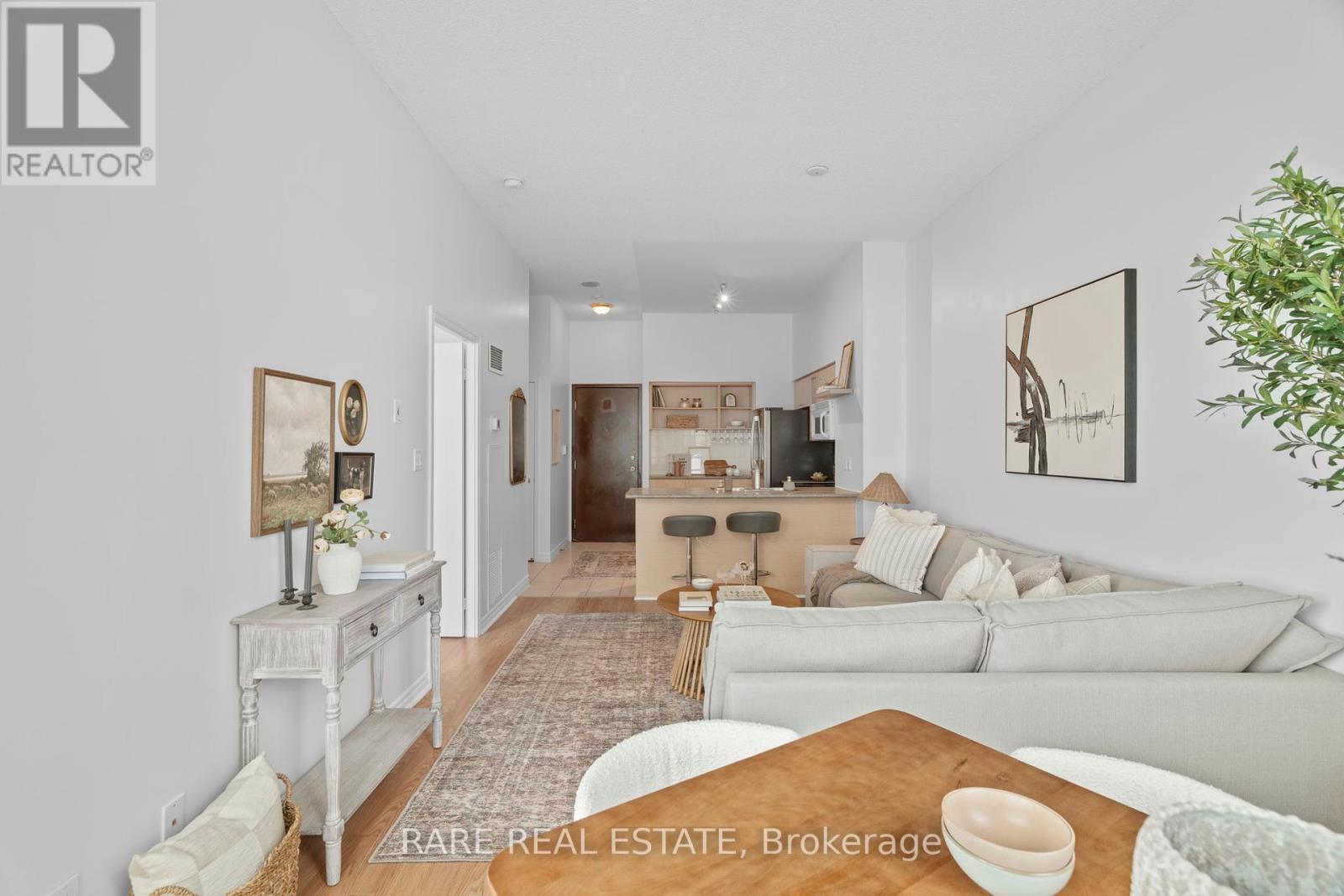 Property image for 413 - 410 QUEENS QUAY W|Toronto (Waterfront Communities), Ontario M5V3T1