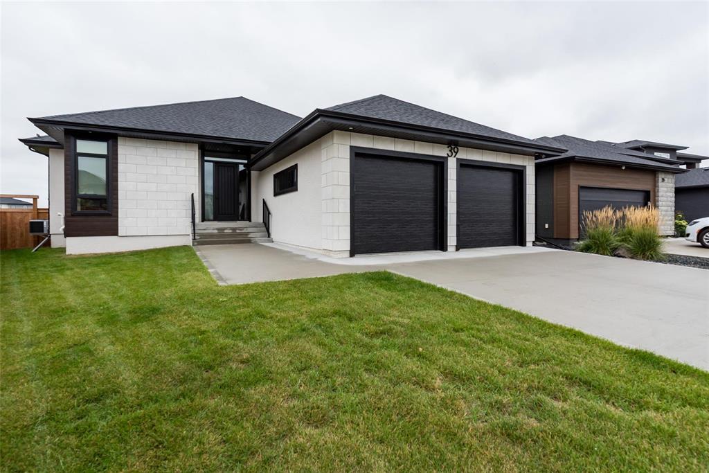 Property image for 39 West Plains Drive|Winnipeg, Manitoba R3X0N6