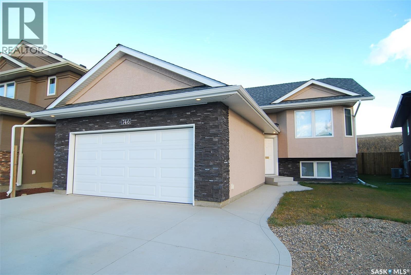 Property image for 746 Sutter CRESCENT|Saskatoon, Saskatchewan S7T0R4
