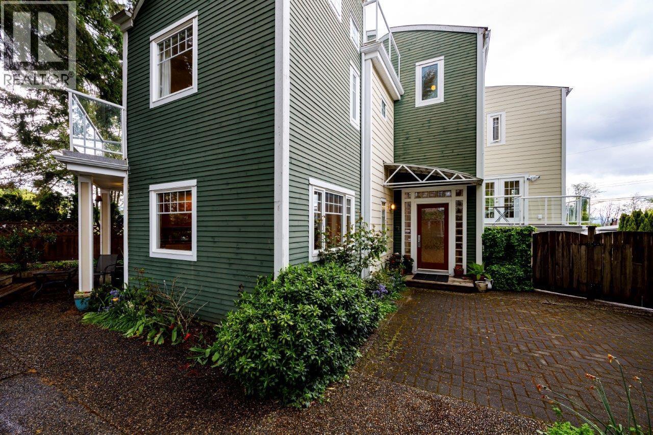Property image for 26 N STRATFORD AVENUE|Burnaby, British Columbia V5B1K9