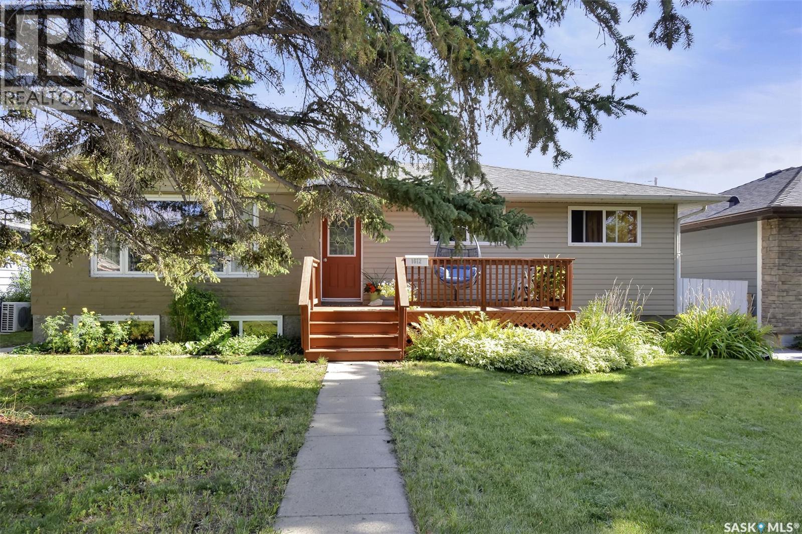 Property image for 1612 8th AVENUE N|Saskatoon, Saskatchewan S7K2X9