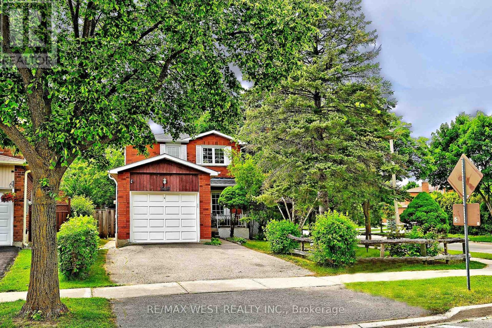 348 BROWNRIDGE DRIVE|Vaughan (Brownridge), Ontario L4J5W9