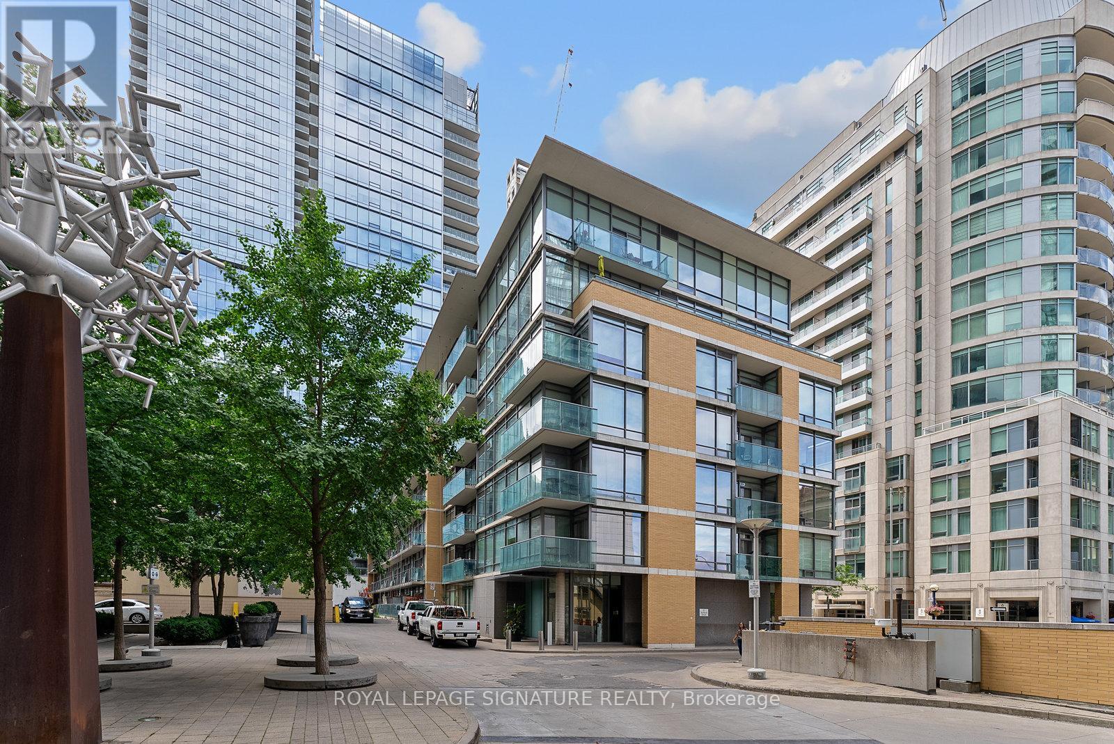 Property image for 209 - 21 SCOLLARD STREET|Toronto (Annex), Ontario M5R1G1