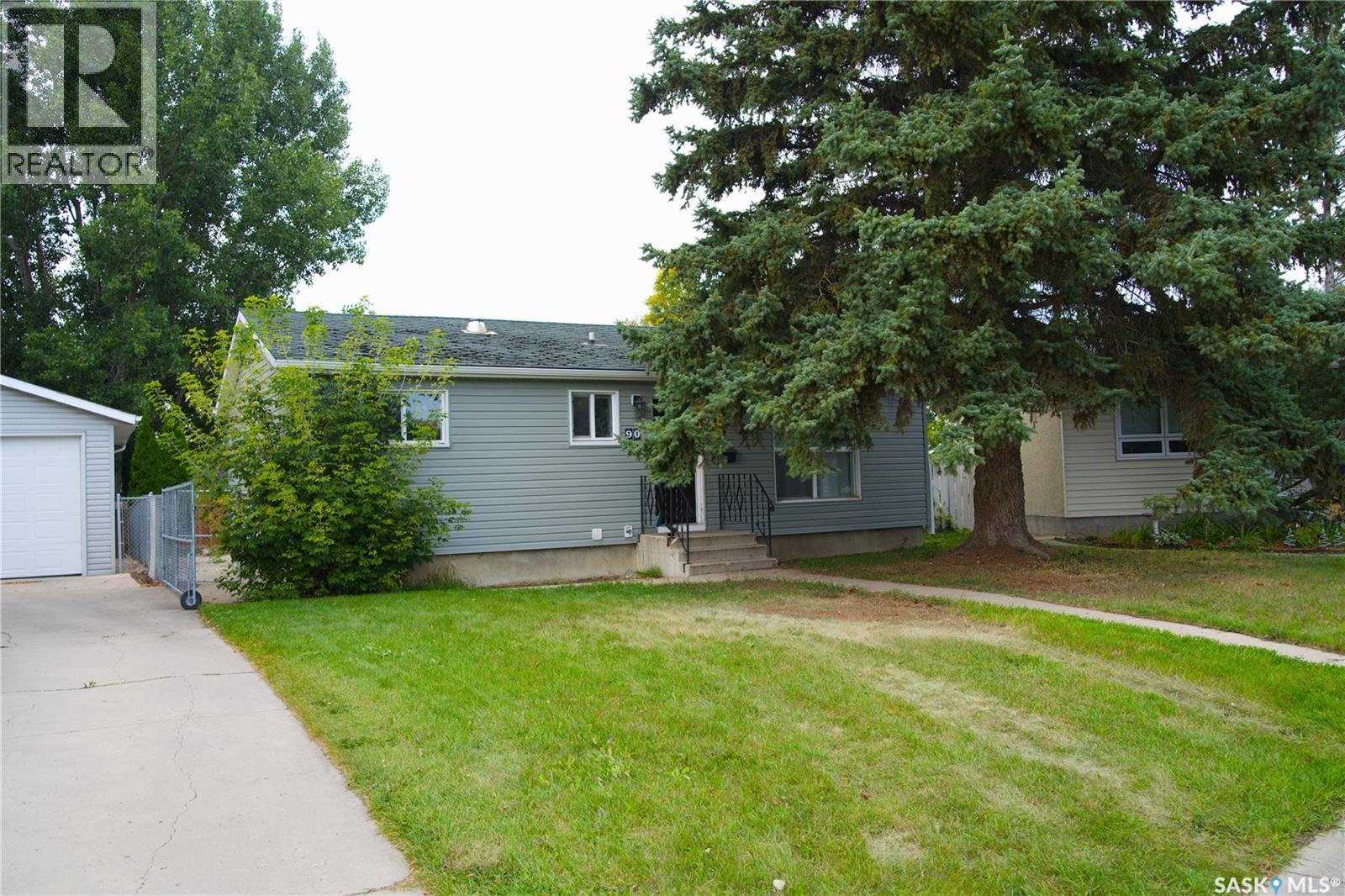 Property image for 90 Dominion CRESCENT|Saskatoon, Saskatchewan S7L4N7
