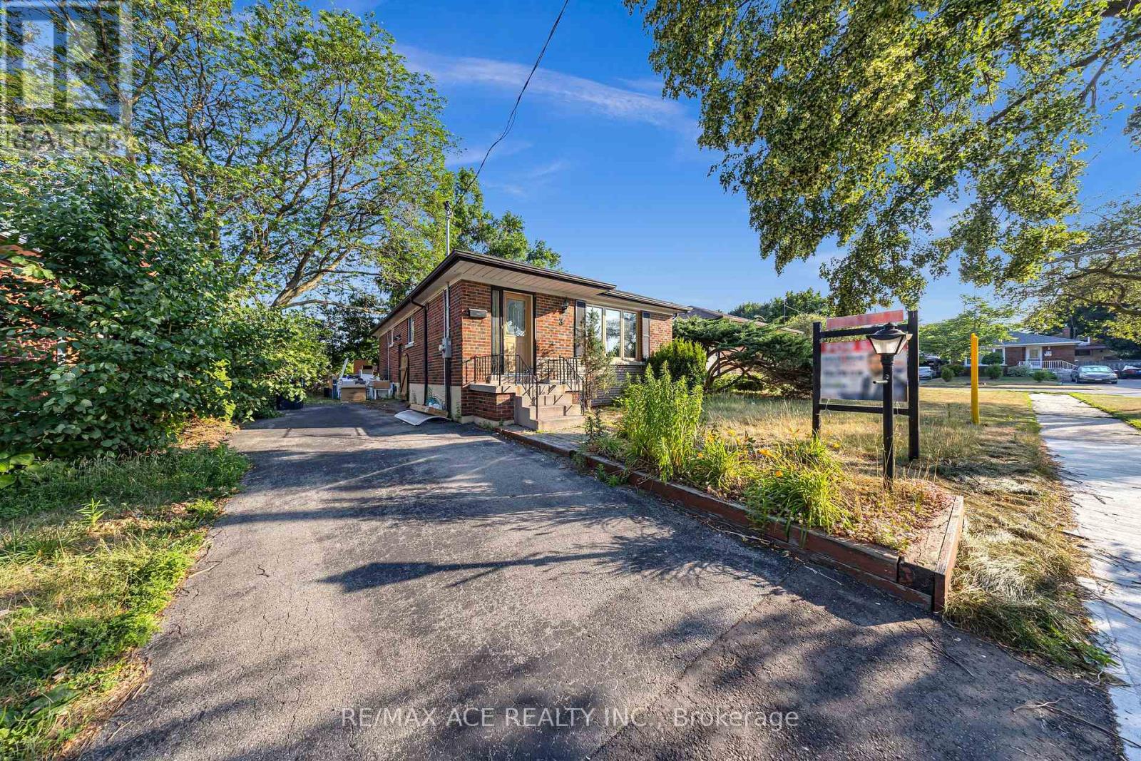 3 HOGAN DRIVE|Toronto (Woburn), Ontario M1G2H1