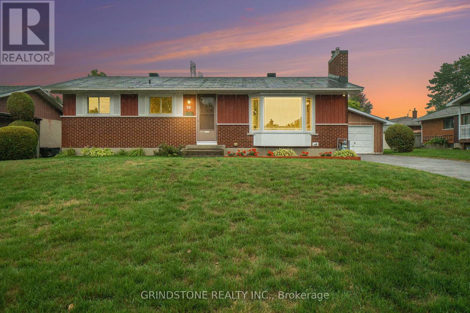 36 BRENT AVENUE|Ottawa, Ontario K2G3K8